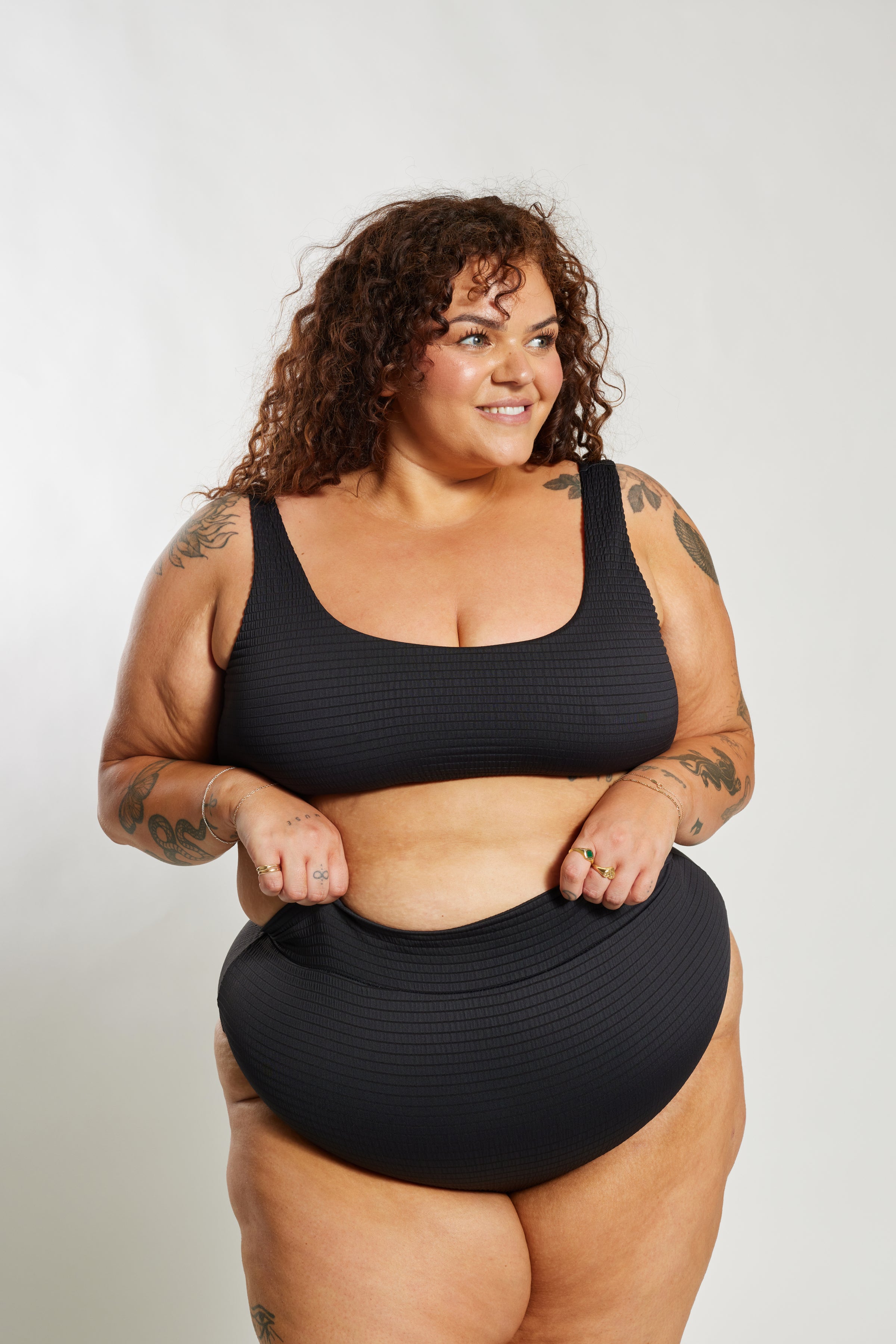 Gia Bikini Top Curve - Black Runch