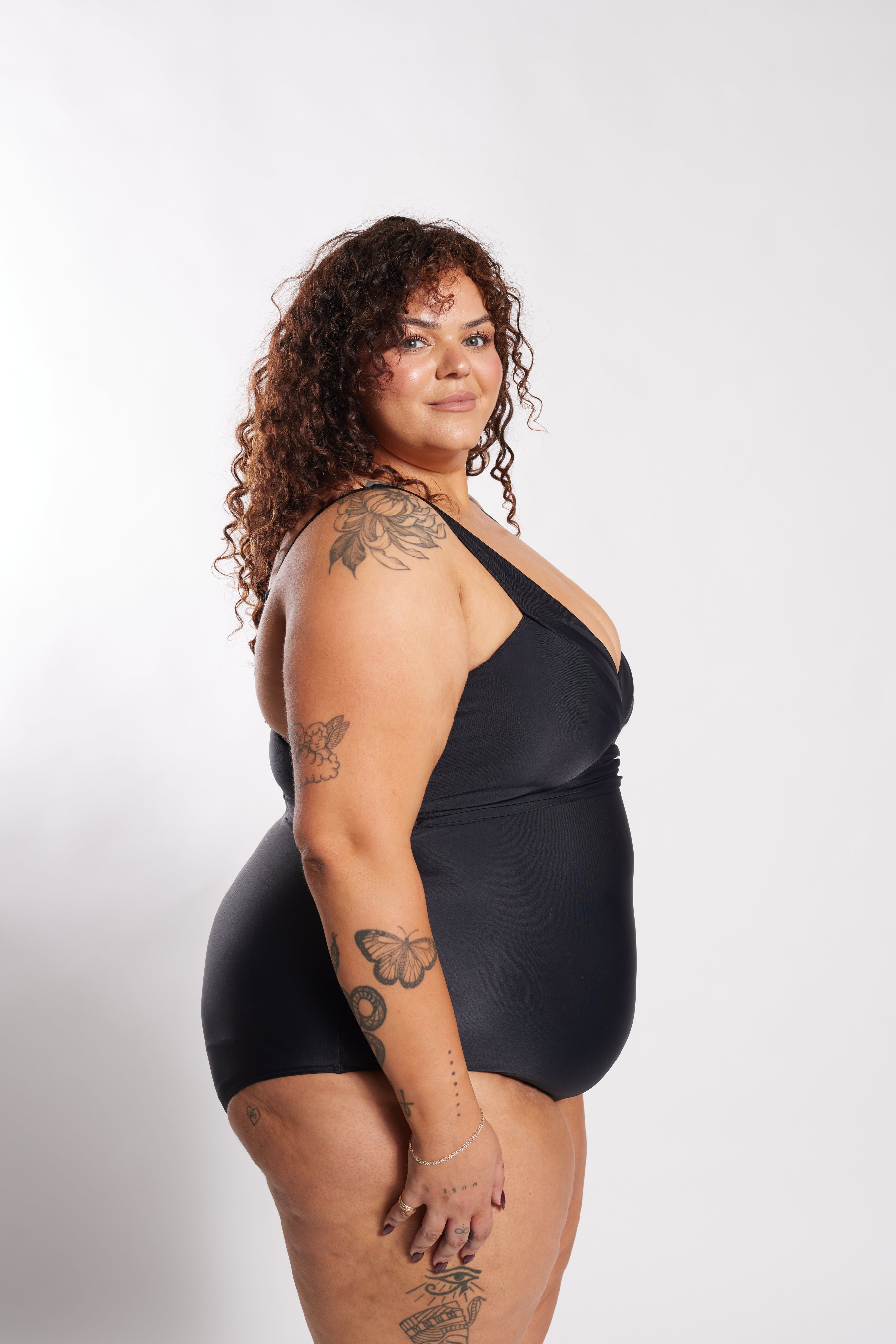 Gwen One Piece Curve - Black on Black